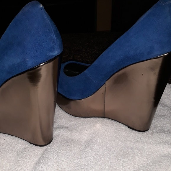 Shoes - Picture 3 of 4